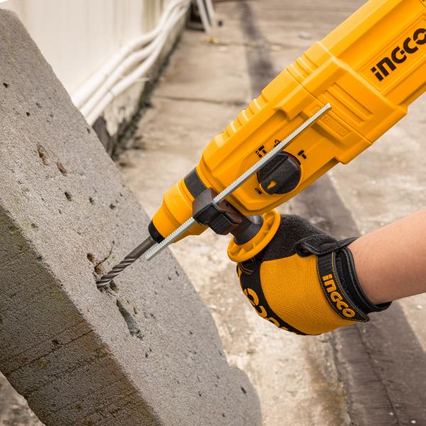 Electric Rotary Hammer 800W 26mm with Extra Chuck - INGCO